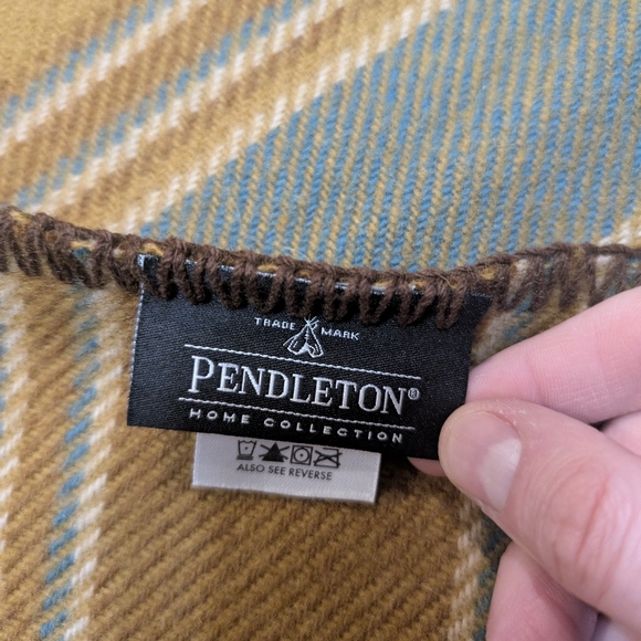 Pendleton Home Collection Wool Blanket 92.5x82 Tan and Gray Striped - Picture 2 of 6
